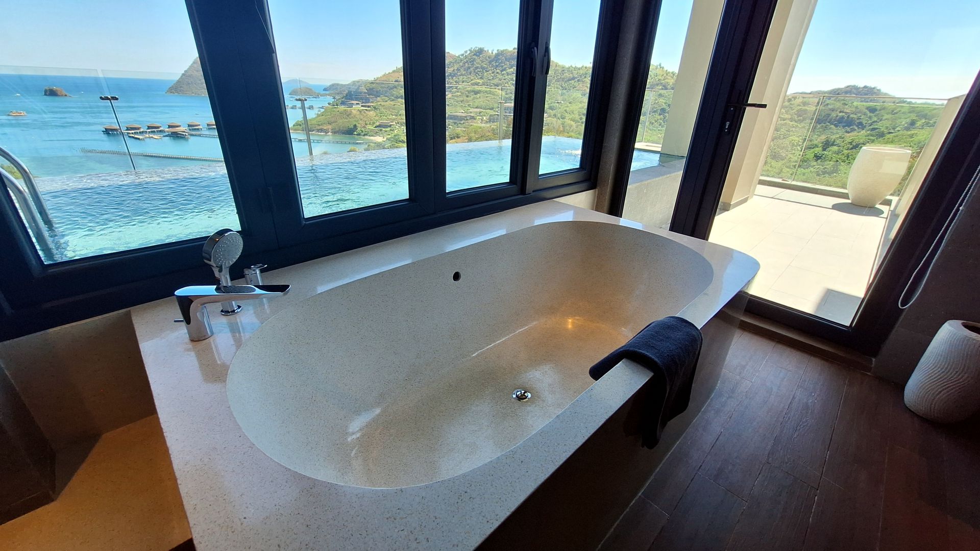 Ra Signature Komodo Slide 16