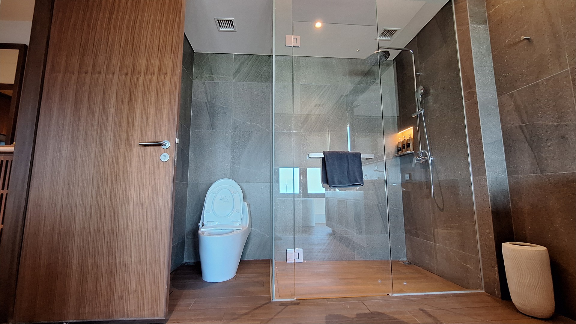 Komodo Suite - Family Suite With Pool Gallery