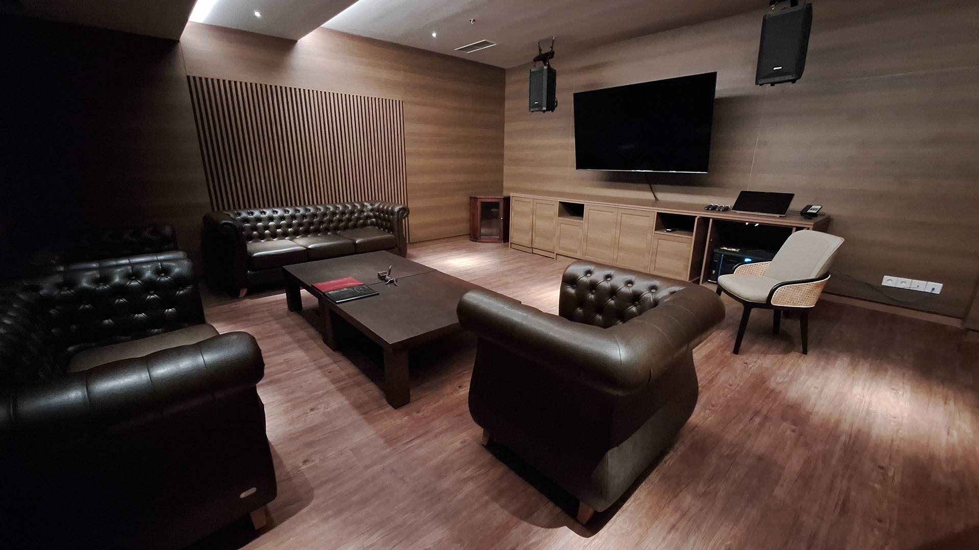 Cigar Room 
