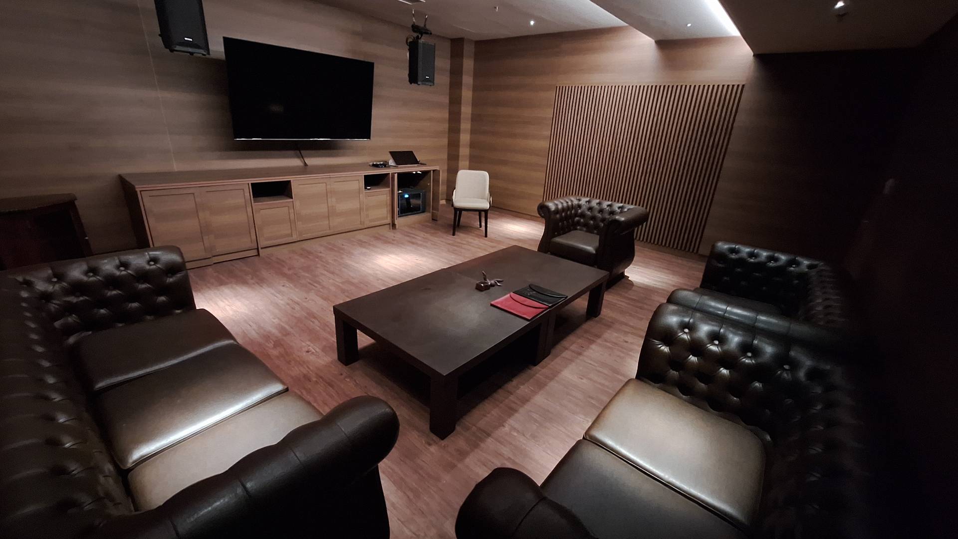 Cigar Room  Gallery