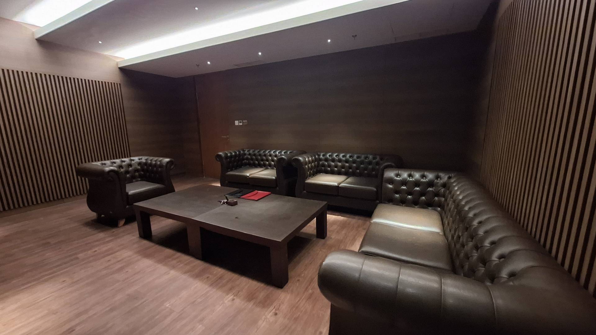Cigar Room  Gallery
